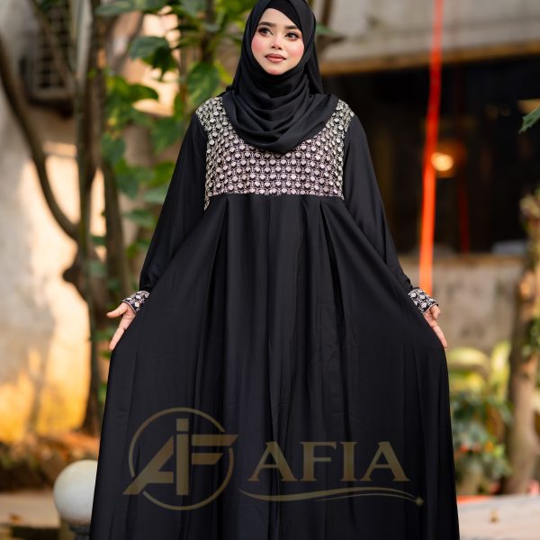 Simple Queen’s Elegance Borka - Black